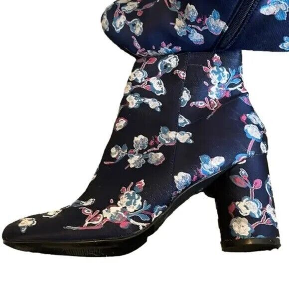 Urban Outfitters Ankle Boots Womens Sz 8 Juliet Jacquard Booties Coquette Indie - Picture 3 of 8